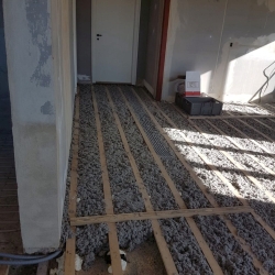 Energioptimering i hus ved gulvet