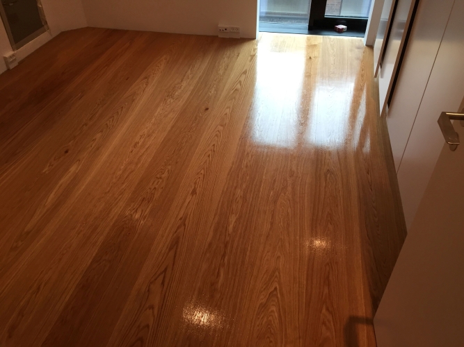 Trægulv i villa efter afslibning