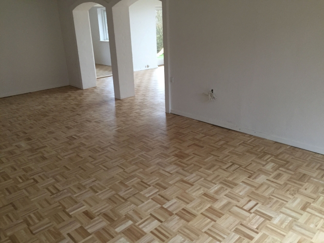 Trægulv med ny overflade i villa